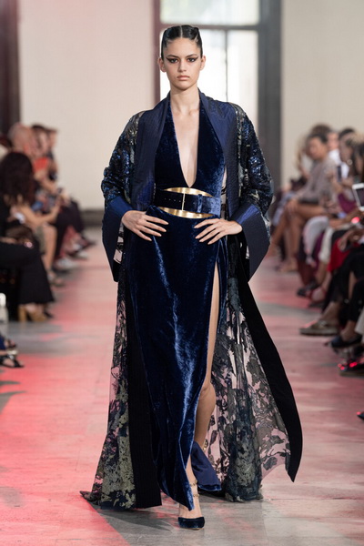 Elie Saab осень-зима 2019/2020 (85465-Elie-Saab-FW-2020- 08.jpg)